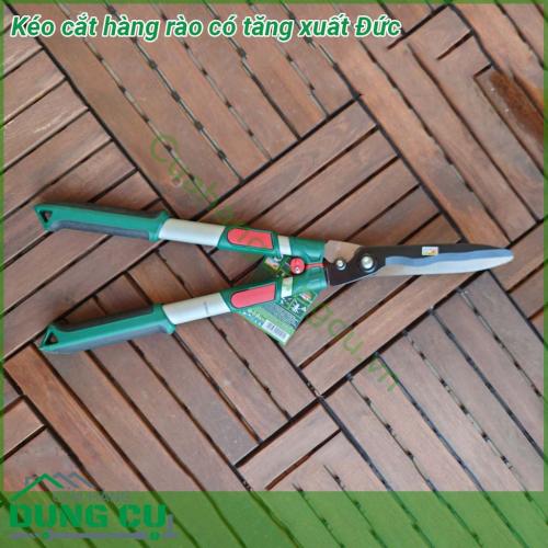Kéo cắt hàng rào có tăng xuất Đức làm bằng thép chất lượng cao lưỡi kéo sắc bén Cán kéo được chế tạo bằng hợp kim nhôm nhẹ và có độ cứng tốt Một phần cán kéo được bọc cao su mềm giúp chống trơn trượt khi tay có nước