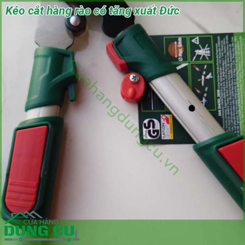 Kéo cắt hàng rào có tăng xuất Đức làm bằng thép chất lượng cao lưỡi kéo sắc bén Cán kéo được chế tạo bằng hợp kim nhôm nhẹ và có độ cứng tốt Một phần cán kéo được bọc cao su mềm giúp chống trơn trượt khi tay có nước