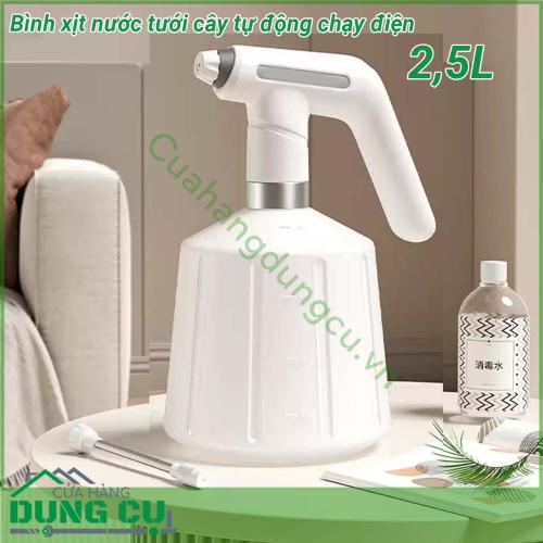 Bình xịt nước tưới cây tự động chạy điện đa năng 2 5L được làm hoàn toàn bằng nhựa cao cấp ABS với độ bền vượt trội tích hợp công nghệ bơm tự động với hai chế độ phun cột nước và sương mù nhỏ giúp sản phẩm phun sương mạnh mẽ